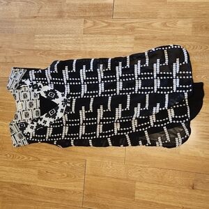 ANTHRO Tiny black/white embroidered Chaparral tunic sz XS